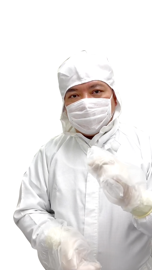 Dr-Binh-in-Lab-Japan